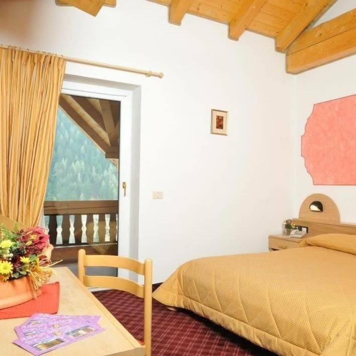 Hotel Ristorante Milano Vermiglio Extérieur photo