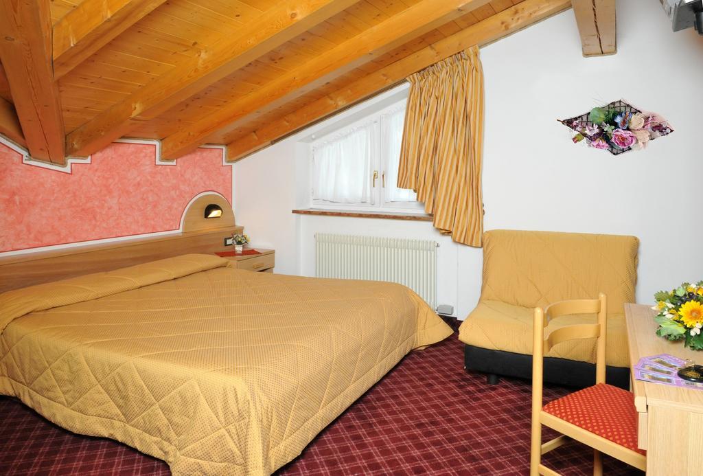 Hotel Ristorante Milano Vermiglio Extérieur photo